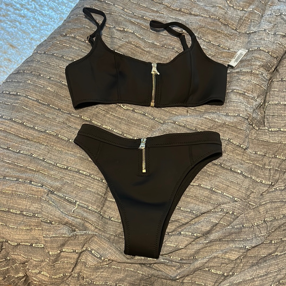 Gigi c bikini black nwot large too small bottom
